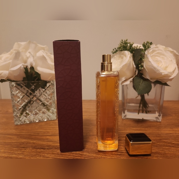 Beyond Rose by Clinique Perfume Spray; 100ml / 3.4 fl.oz.; 99.5% Full - Picture 4 of 16